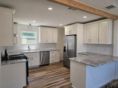 203 Lakeview St, Whitehouse, TX 75791