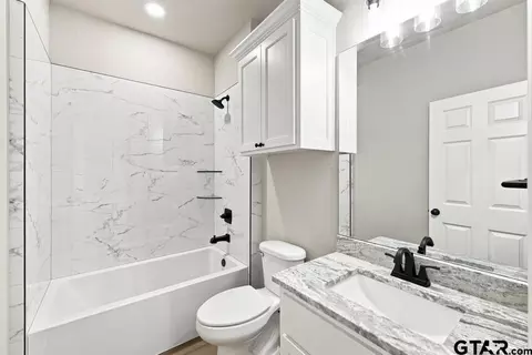 Bath - 1216 N Third St, Longview, TX 75601 photo 3 of 3