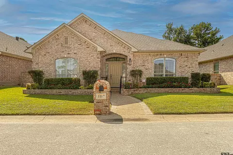 1117 Laurelwood Dr, Tyler, TX 75703