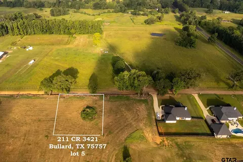 211 County Road 3421, Bullard, TX 75757