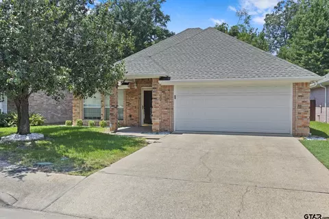 5610 Hollybrook Dr, Tyler, TX 75703