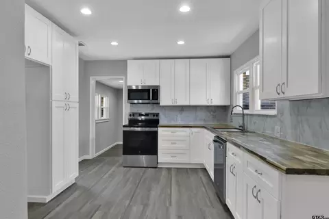 Kitchen - 1908 5th, Tyler, TX 75701 photo 2 of 2