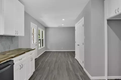 Entry Way - 1908 5th, Tyler, TX 75701 photo 2 of 3