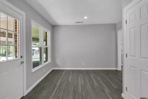 Entry Way - 1908 5th, Tyler, TX 75701 photo 3 of 3
