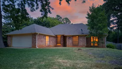9314 Londonderry, Tyler, TX 75703