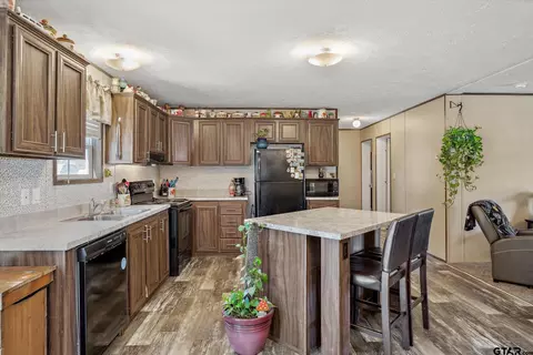 Kitchen - 129 Elm Dr, Murchison, TX 75778 photo 1 of 3