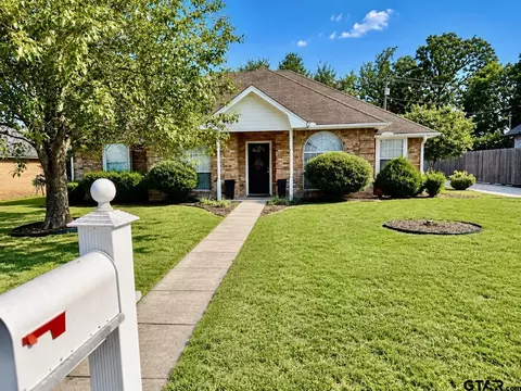 3910 Castlegate, Paris, TX 75462