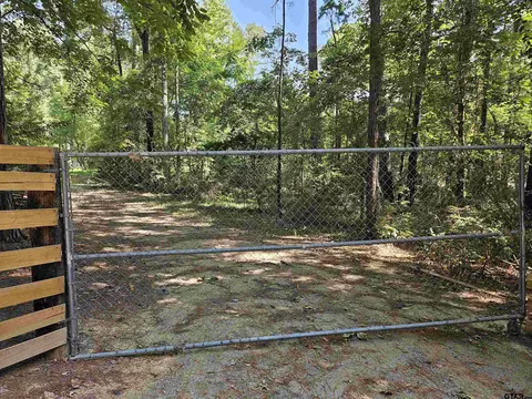 21415 Apache, Tyler, TX 75705