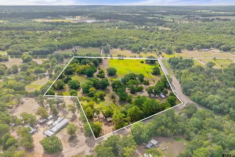 200 County Road 4253, Palestine, TX 75801