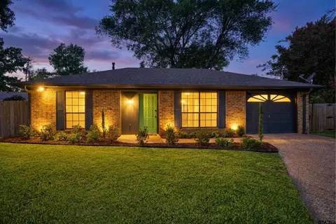 2308 Sparrow Cr, Tyler, TX 75701