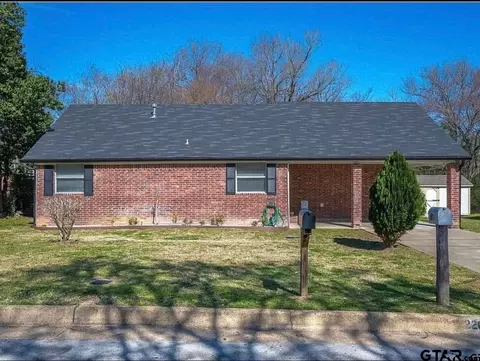 2209 Luther St, Tyler, TX 75701