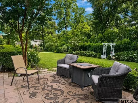 3014 Brentwood Dr, Tyler, TX 75701
