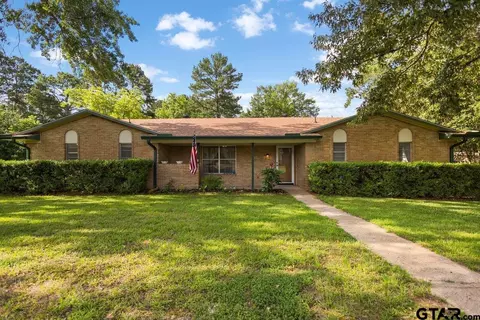 1009 Caprice Dr, Grand Saline, TX 75140