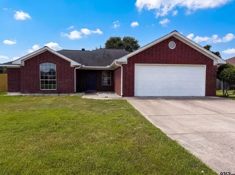 11239 Twin Spires Dr, Flint, TX 75762