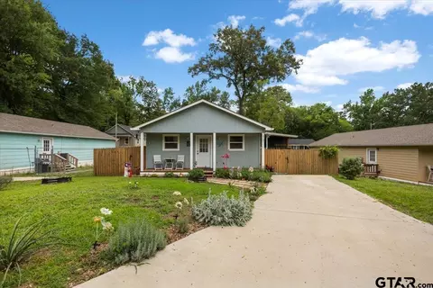 215 Hull St, Gladewater, TX 75647
