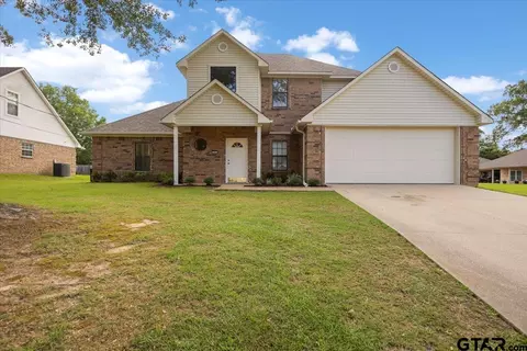 703 Daniel St, Gladewater, TX 75647