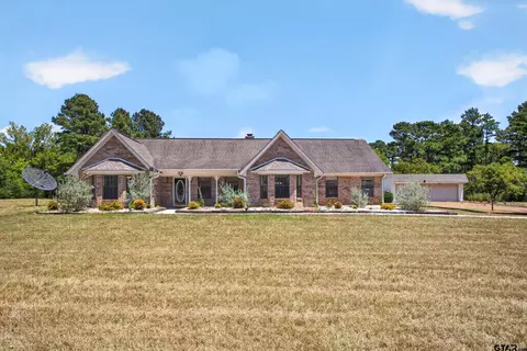 1253 Meadowview St, Crockett, TX 75835