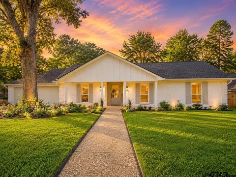 1811 Picadilly Pl, Tyler, TX 75703