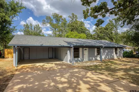 130 Hillcrest Dr, Palestine, TX 75801