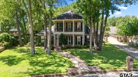 6805 Hollytree Cir, Tyler, TX 75703