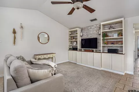 400 S Town #308, Tyler, TX 75703