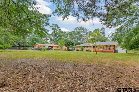 Exterior - 1112 Pine St, Gilmer, TX 75644 photo 4 of 5