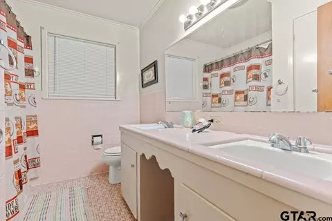 Bath - 1112 Pine St, Gilmer, TX 75644 photo 1 of 2