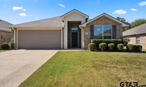 5924 Pine Cone Ln, Tyler, TX 75707