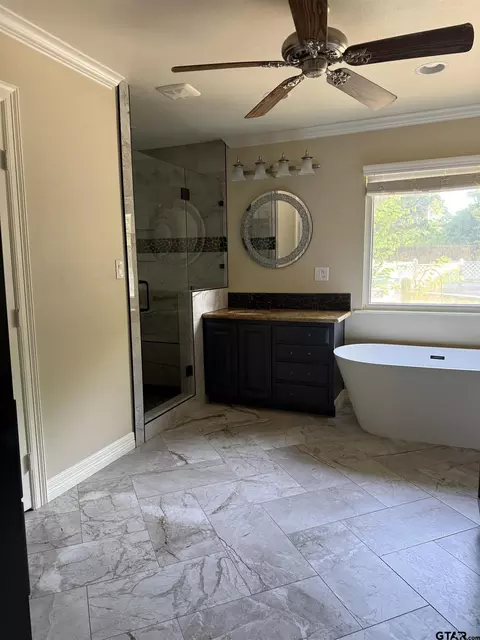 Bath - 201 Piney Loop, Marshall, TX 75670 photo 3 of 4