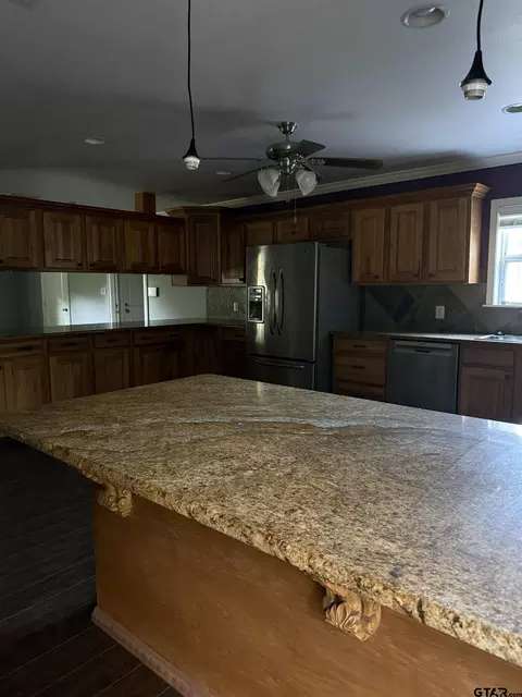 Kitchen - 201 Piney Loop, Marshall, TX 75670 photo 5 of 5