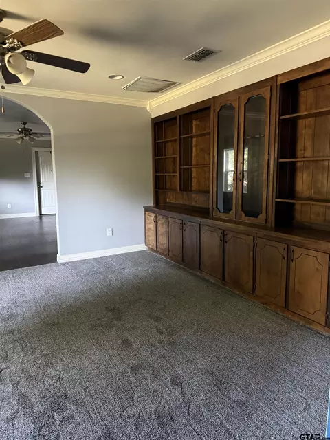 Living - 201 Piney Loop, Marshall, TX 75670 photo 5 of 5