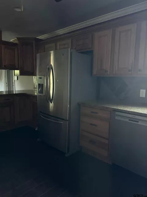 Kitchen - 201 Piney Loop, Marshall, TX 75670 photo 3 of 5