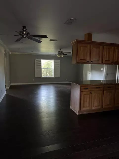 Living - 201 Piney Loop, Marshall, TX 75670 photo 4 of 5