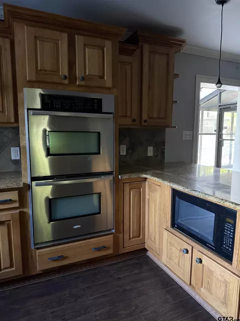 Kitchen - 201 Piney Loop, Marshall, TX 75670 photo 4 of 5