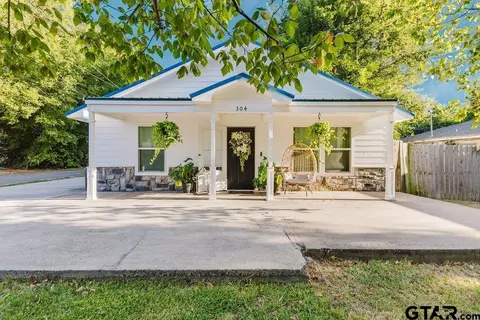 304 Jarbo St, Sulphur Springs, TX 75482