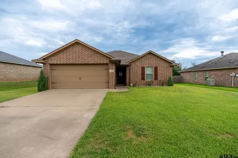 948 Redbud Ln, Bullard, TX 75757