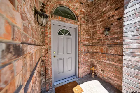 Entry Way - 15744 Timberhill Dr, Flint, TX 75762 photo 4 of 4