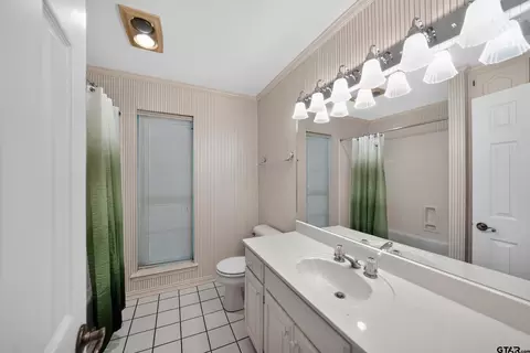Bath - 15744 Timberhill Dr, Flint, TX 75762 photo 1 of 2