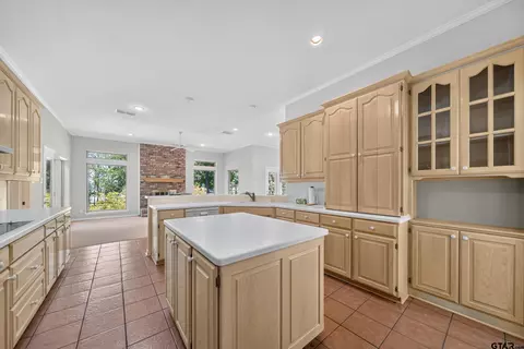 Kitchen - 15744 Timberhill Dr, Flint, TX 75762 photo 2 of 4