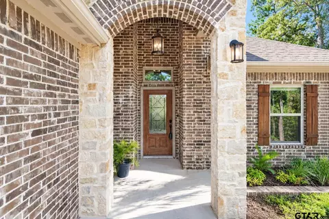 20851 Lakeview Dr, Flint, TX 75762
