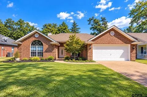 110 Cedar Ln, Chandler, TX 75758