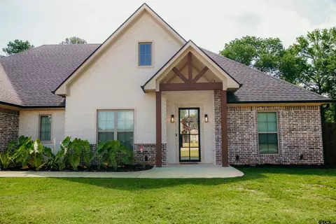 102 Oak Trail Crk, Kilgore, TX 75662
