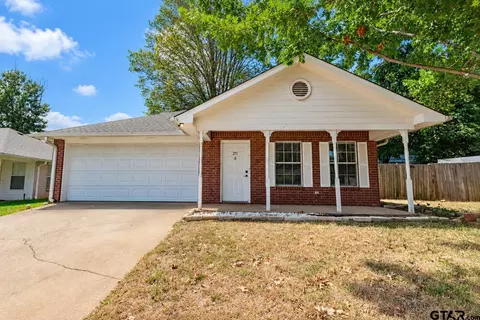 211 Willowbrook Ln, Whitehouse, TX 75791