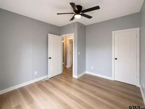 Bedroom - 454 Elderville Peatown Rd, Longview, TX 75603 photo 6 of 6