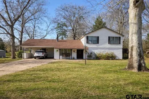 2500 E Houston Ave, Crockett, TX 75835