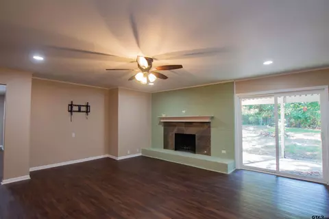 Living - 116 Fairview Dr, Longview, TX 75604 photo 4 of 4