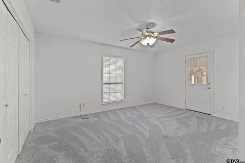 Bedroom - 1656 Pineview Ln, Hideaway, TX 75771 photo 3 of 4