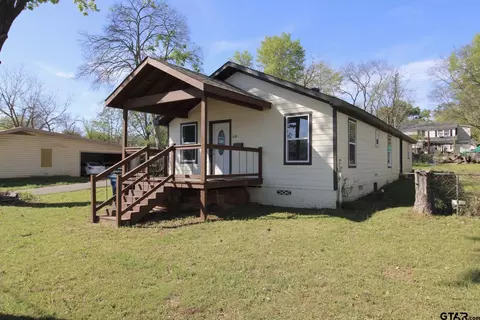 638 Travis St, Jacksonville, TX 75766
