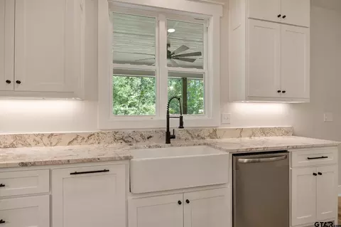 Kitchen - 15212 Maple Leaf Ct, Tyler, TX 75707 photo 3 of 5