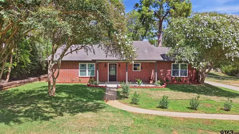 119 Stephanie Dr, Palestine, TX 75803